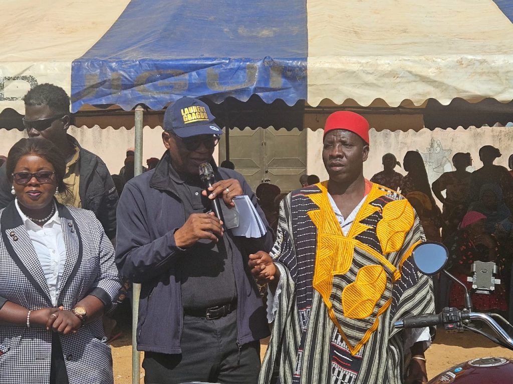 Côte d’Ivoire–AIP /Korhogo: des dons du président Laurent Gbagbo remis aux populations de Karafigué