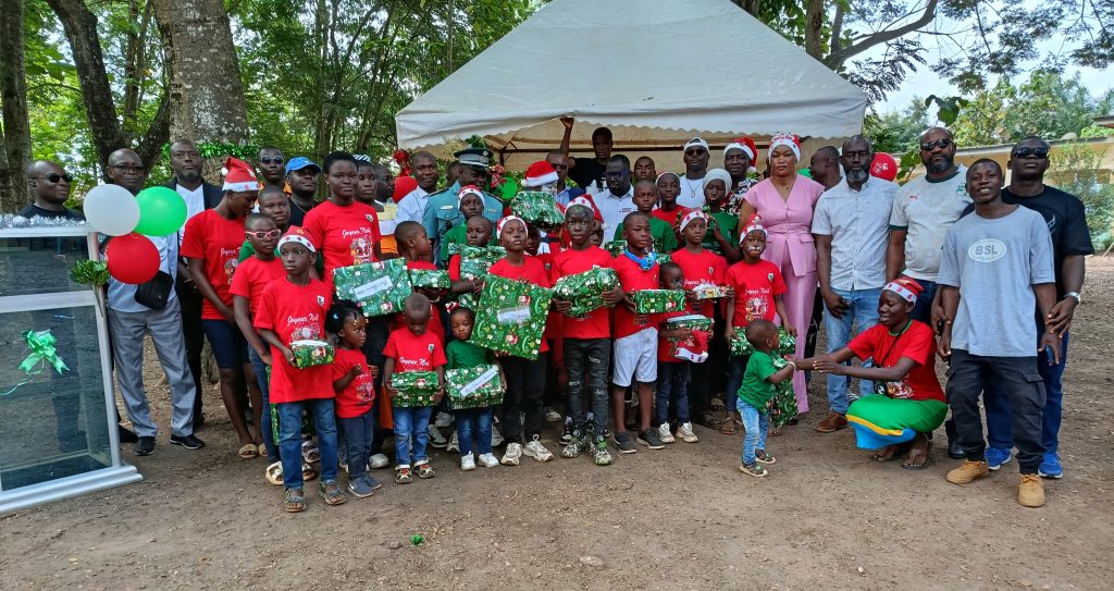 Côte d’Ivoire-AIP/ Noël 2025: les enfants des agents des Eaux et Forêts à Dimbokro cadeautés