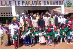 Côte d'Ivoire - AIP / Cérémonie d'inauguration de salle et arbre de Noël pour les enfants de la maternelle "Le paradis d’Ananda"