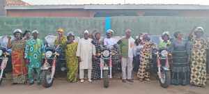 Côte d’Ivoire-AIP/ Le Conseil régional du Poro renforce les AVEC avec du matériel roulant et des intrants