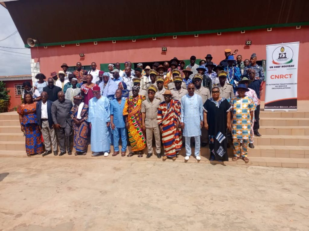 Côte d’Ivoire-AIP / La Chambre nationale des rois et chefs traditionnels en mission de prévention des violences électorales à Issia