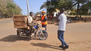 Côte d’Ivoire-AIP/ Le centre de secours sensibilise les usagers de motos et tricycles au port du casque