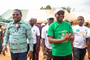 Me Paul-Arnaud Zéhouri et Mathieu Katchia (t-shirt vert)