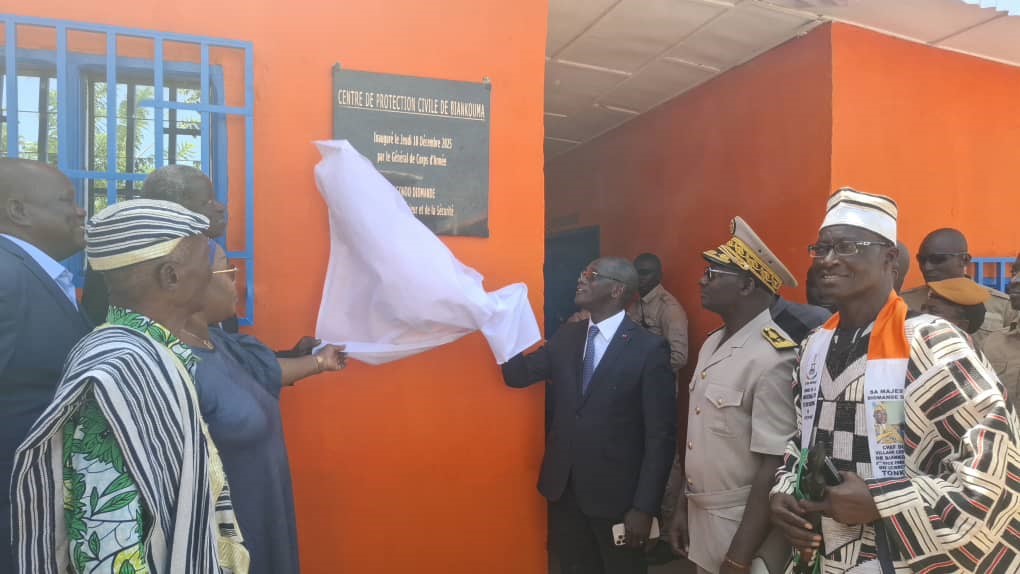 Côte d’Ivoire-AIP / Biankouma : le ministre de l’Intérieur  et de la Sécurité inaugure le premier centre de secours