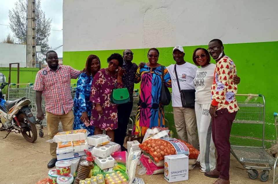 Côte d’Ivoire-AIP / Noël 2025 : le personnel du lycée moderne apporte joie et vivres à l’orphelinat d’Agnibilékrou
