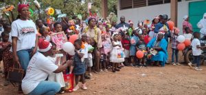 Côte d'Ivoire-AIP/ Un arbre de noël pour les enfants du personnel du lycée moderne de Tengréla