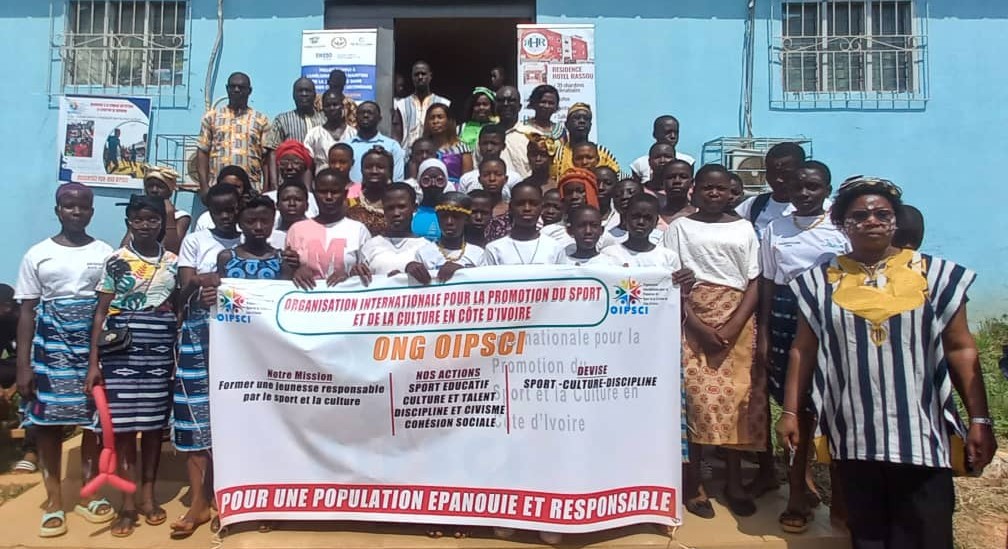 Côte d’Ivoire – AIP / Les élèves du collège moderne de Daoukro exhortés à intégrer des groupes artistiques et sportifs pour renforcer leur formation scolaire