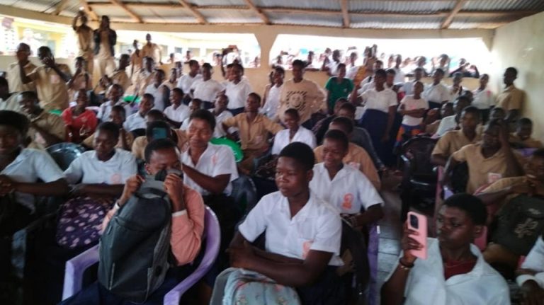 Côte d’Ivoire-AIP/ Le SSSU-SAJ sensibilise 2 280 élèves de Sakassou sur les grossesses précoces, le VIH/SIDA et la toxicomanie