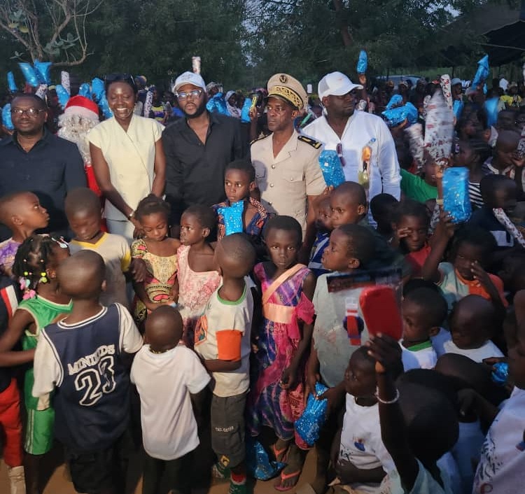 Côte d’Ivoire–AIP / La diaspora sème la magie de Noël dans les cœurs des enfants de la sous-préfecture de Diamba