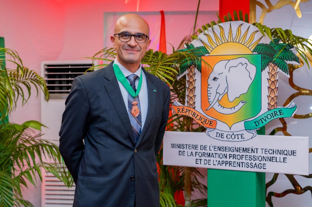 AIP/ Le directeur général de Nestlé Côte d’Ivoire distingué pour son engagement en faveur des jeunes