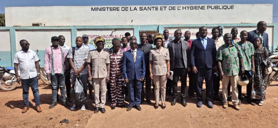 Côte d'Ivoire-AIP/ Les agents de la santé de Tengréla magnifient le directeur départemental sortant