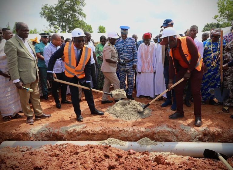 Côte d’Ivoire-AIP/Pierre Dimba lance officiellement des travaux d’alimentation en eau à Azaguié