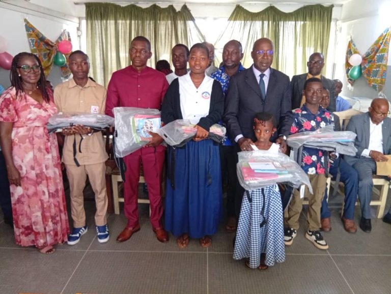 Côte d’Ivoire-AIP/Plusieurs élèves lauréats au concours de dessin sur la lutte contre les addictions et les grossesses en milieu scolaire