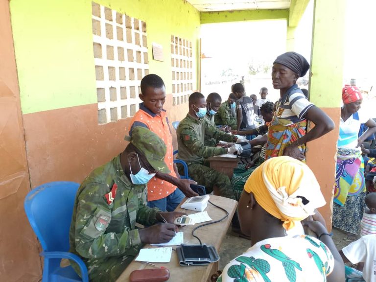 Côte d’Ivoire-AIP/L’armée offre des soins médicaux gratuits aux populations de Lagbo-Tadjoté
