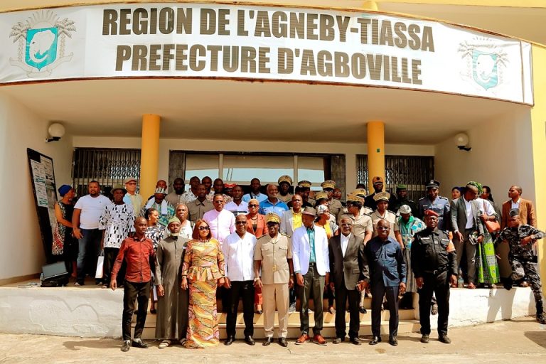 Côte d’Ivoire-AIP/ Les candidats d’Agboville signent une Charte de bonne conduite pour des élections législatives sans violence