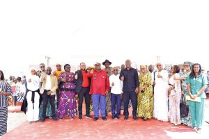 Côte d’Ivoire-AIP/ Le ministre Laurent Tchagba honoré par la communauté éducative de Marcory pour ses actions sociales