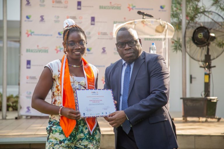 Côte d’Ivoire-AIP/ Entrepreneuriat: 79 agropreneurs de la 6ème cohorte d’Orange Corners reçoivent leurs certificats (Communiqué)