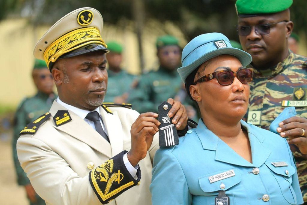 Côte d’Ivoire-AIP/Elevée au grade de commandant des Eaux et Forêts, Hobou Laure Mariette célébrée à Anyama