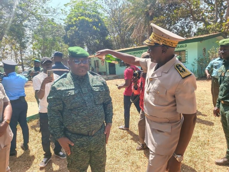 Côte d’Ivoire-AIP/ Des agents des Eaux et Forêts promus salués pour leur mérite et leur professionnalisme à Guiglo