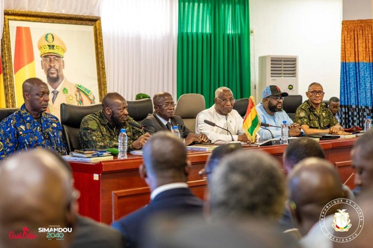 Côte d’Ivoire-AIP/Inter/ Amadou Oury Bah officiellement installé Premier ministre en Guinée