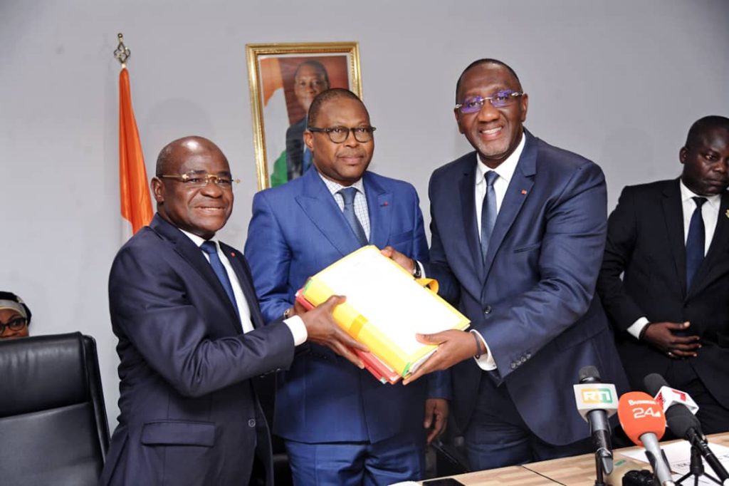 Côte d’Ivoire-AIP/ Passation des charges : le nouveau ministre du Commerce et de l’Industrie Kalil Konaté s’engage à consolider les acquis de son département