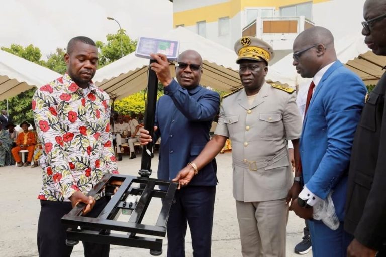 Côte d’Ivoire-AIP/ Des balances et des bascules remises aux acteurs du commerce de l’Agnéby-Tiassa