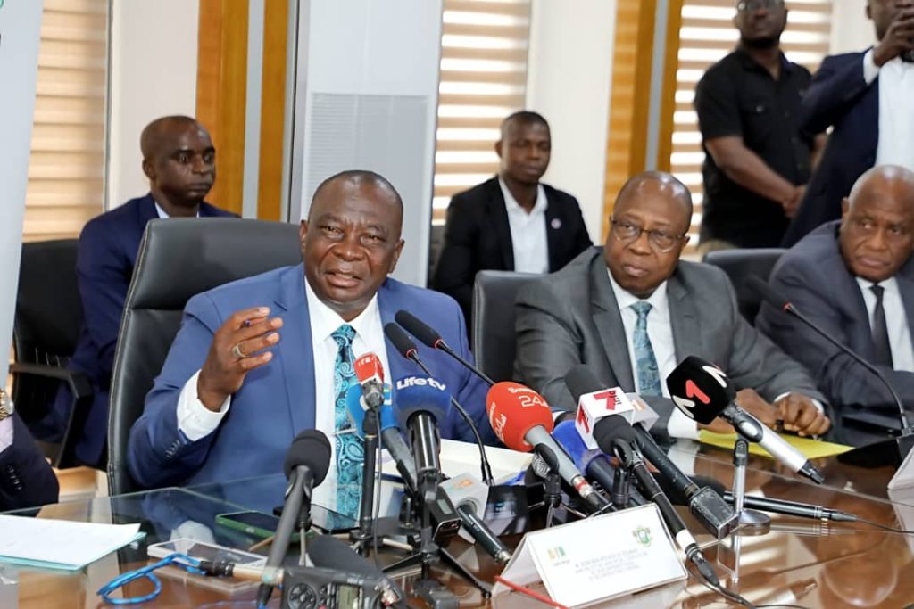 Côte d’Ivoire-AIP/ Le gouvernement engage l’inventaire des stocks invendus de cacao pour sécuriser le revenu des producteurs