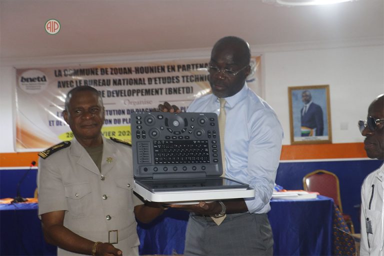 Côte d’Ivoire-AIP/ La mairie de Zouan-Hounien octroie un échographe à l’hôpital général