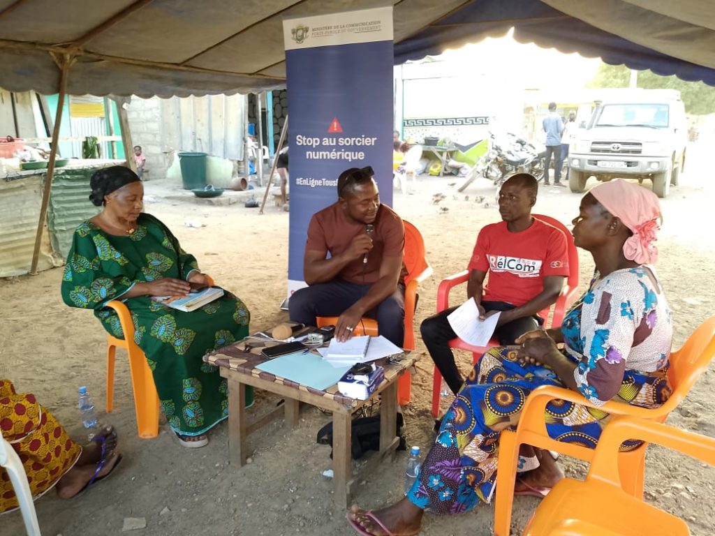 Côte d’Ivoire-AIP/Une émission radiophonique en communauté sensibilise les femmes à la fiabilité de l’information et à la paix à Bouna