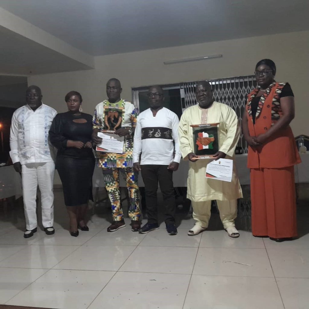 Côte d’Ivoire–AIP /Deux agents admis à la retraite honorés par le préfet de Tiébissou