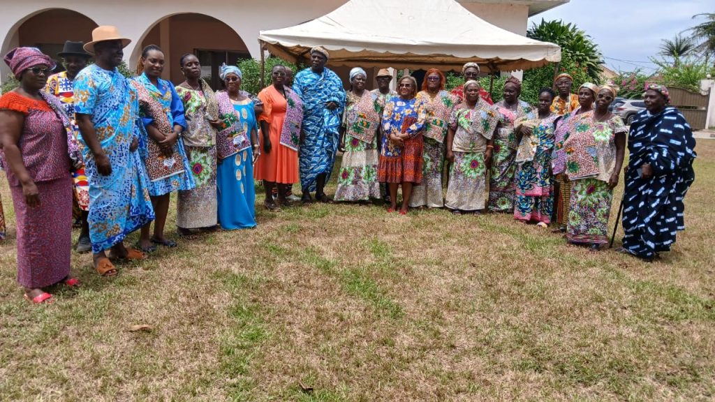 Côte d’Ivoire-AIP/ Autonomisation des femmes : Une cadre de Tiassalé s’engage auprès des épouses de chefs coutumiers