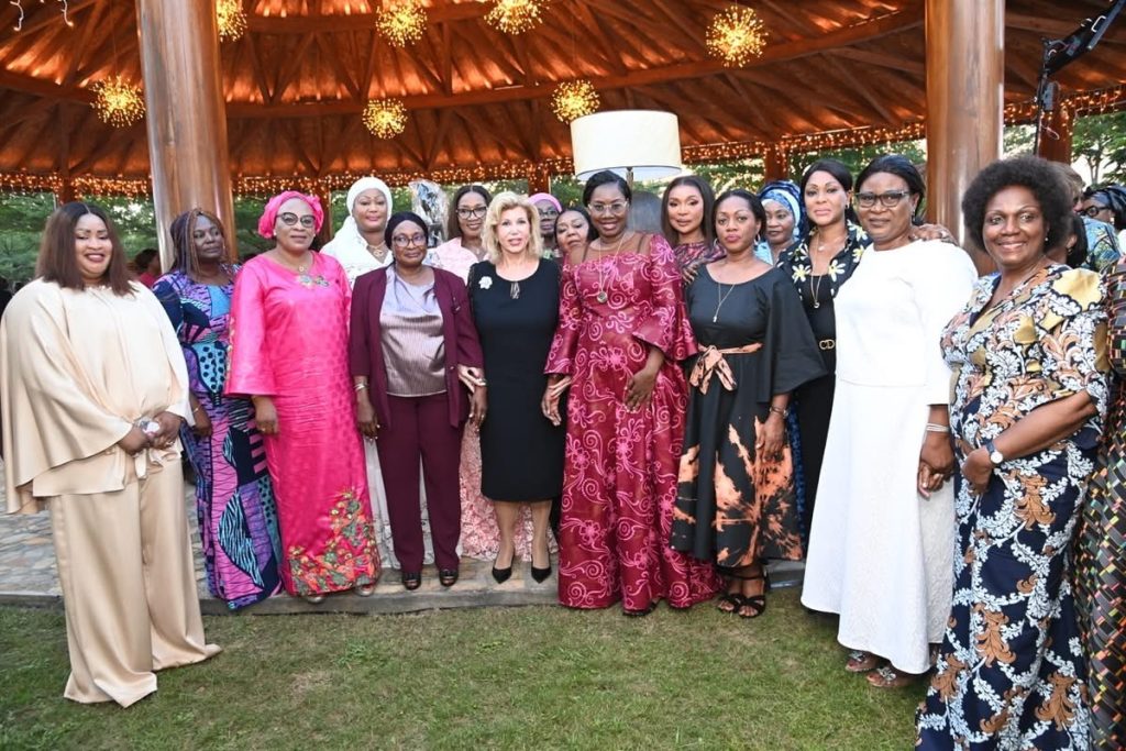 AIP/ Vœux de nouvel an: Dominique Ouattara célèbre l’engagement et le leadership des femmes ivoiriennes