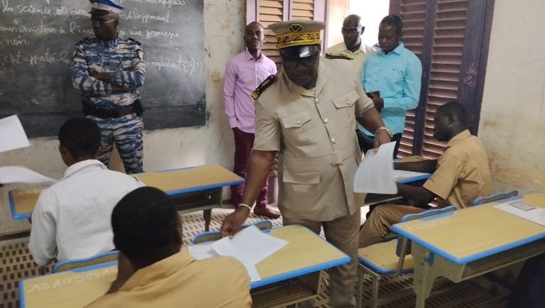 Côte d’Ivoire -AIP/ Plus de 1700 élèves composent aux examens blancs régionaux à M’bahiakro.