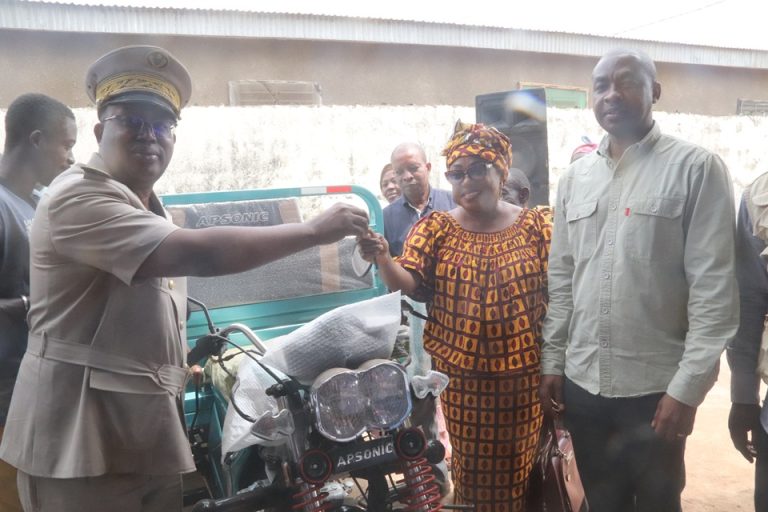 Côte d’Ivoire-AIP / Bondoukou : 28 tricycles et des intrants agricoles remis à 23 organisations dans le cadre du PUA-CI
