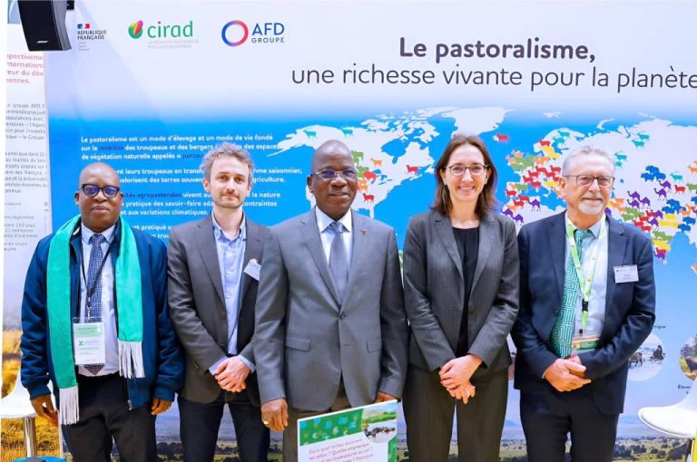 AIP/ SIA 2026 à Paris: le ministre Assahoré renforce la coopération ivoirienne en matière de forêts et d’eau