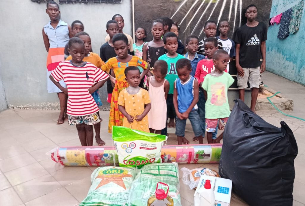 Côte d’Ivoire-AIP/ Des dons des professionnels du bois à deux orphelinats de Bonoua