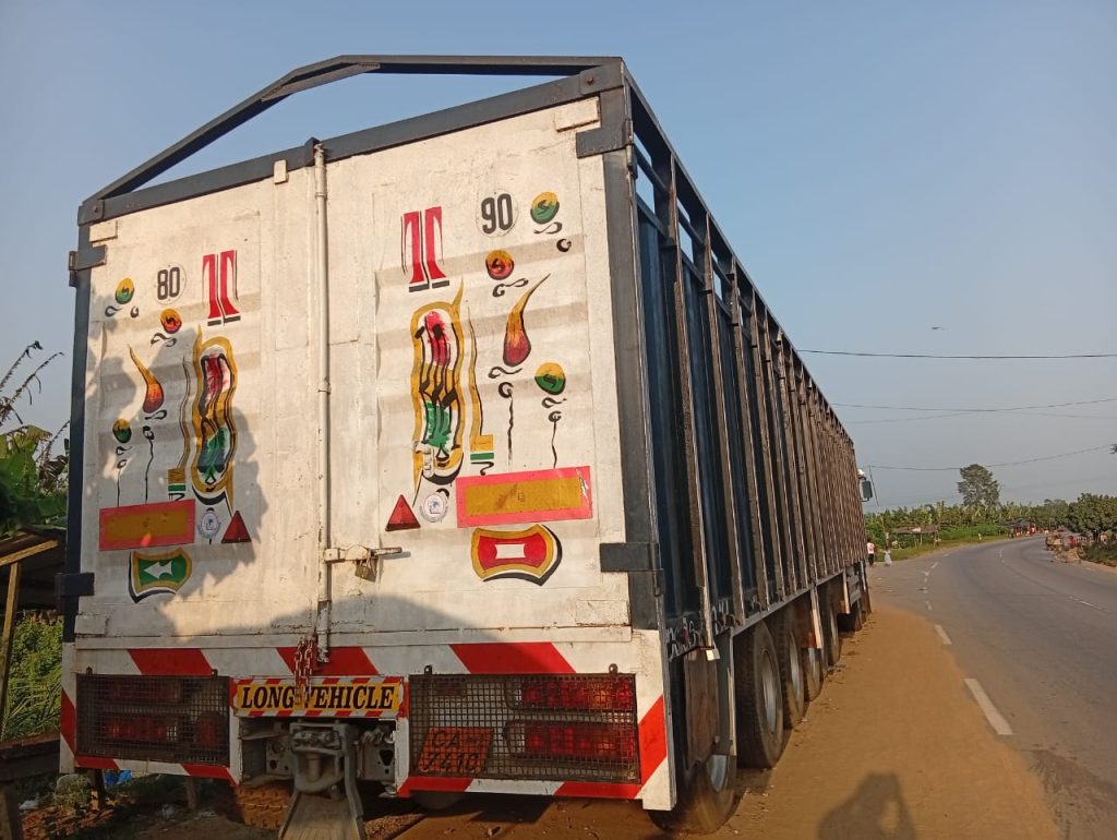 Côte d’Ivoire-AIP/Babadougou : un camion immobilisé depuis environ un an perturbe commerces et habitants