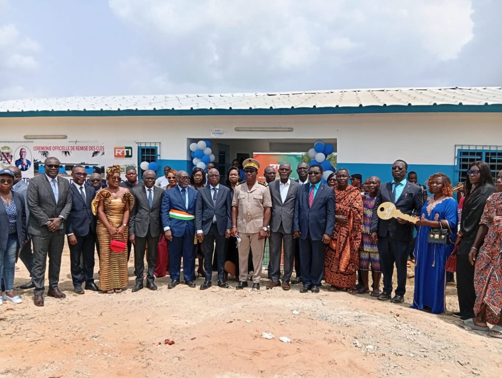 Côte d’Ivoire-AIP/La RTI et son partenaire la LONACI remettent les clés d’un centre de santé à la commune d’Aboisso