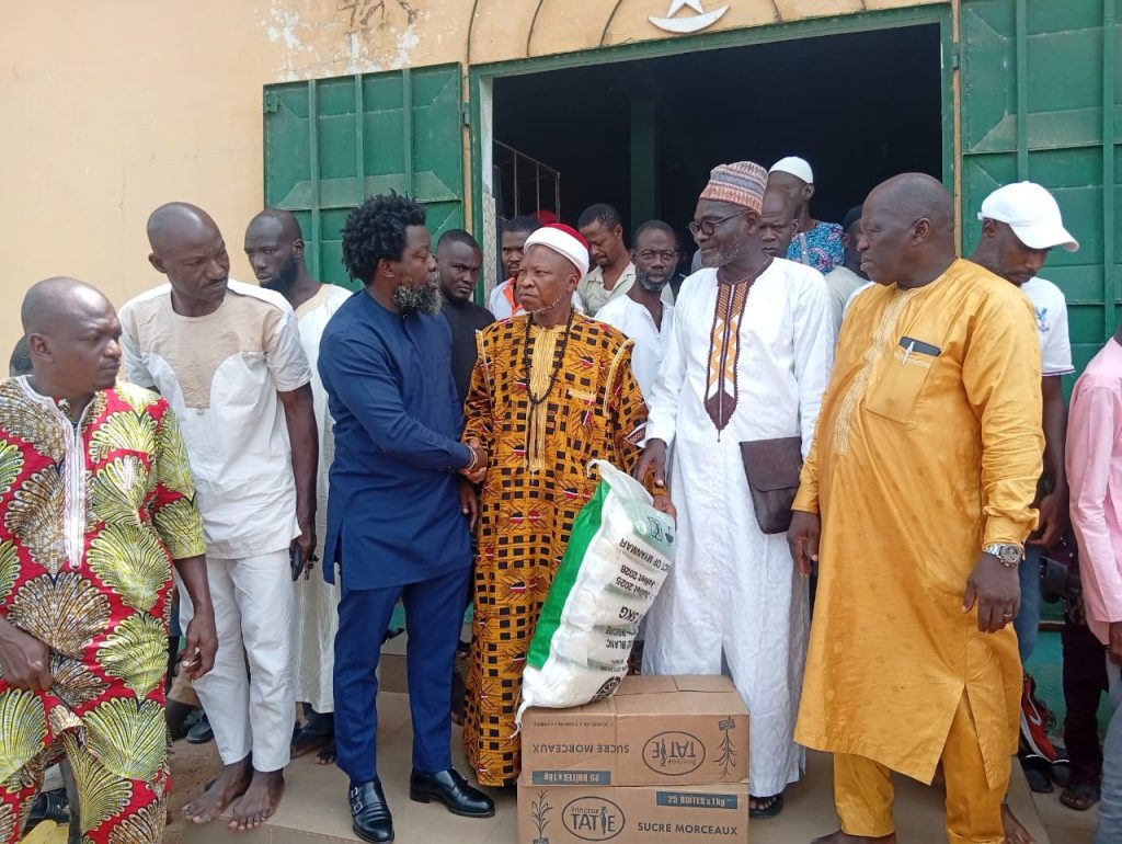 Côte d’Ivoire – AIP /La communauté musulmane d’Aboisso salue le soutien solidaire du gouverneur de la BCEAO