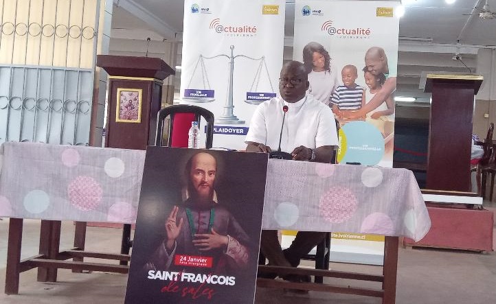 Côte d’Ivoire-AIP/ Le père Augustin Obrou invite les journalistes catholiques à être des modèles de communication