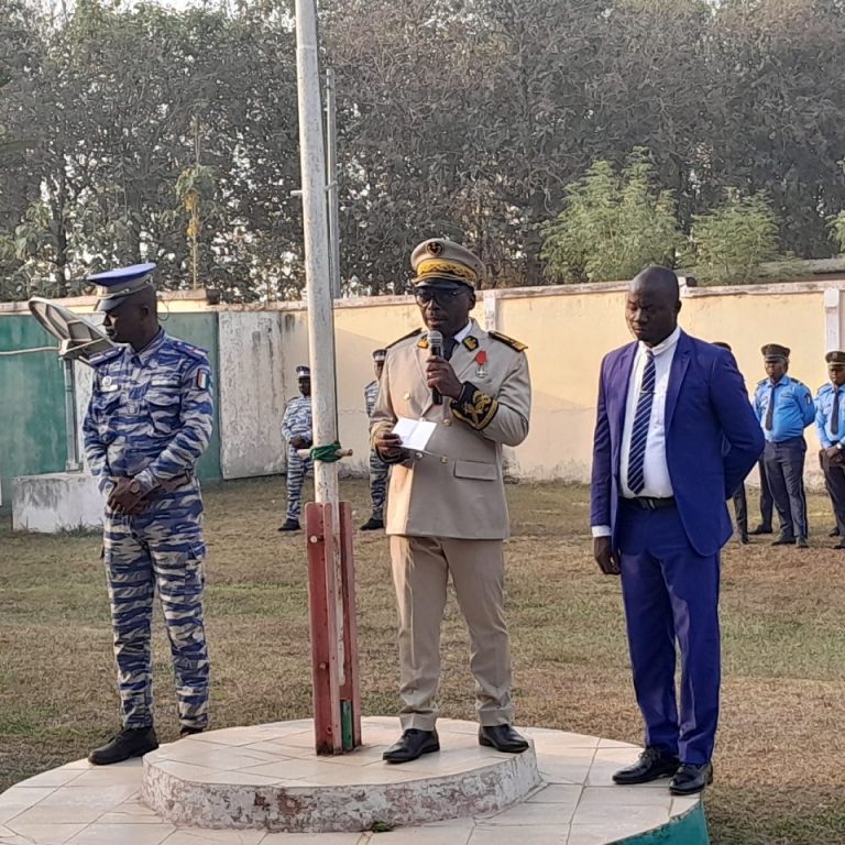Côte d’Ivoire-AIP/ Le préfet de Tiébissou appelle les conducteurs d’engins à deux et trois roues au port du casque