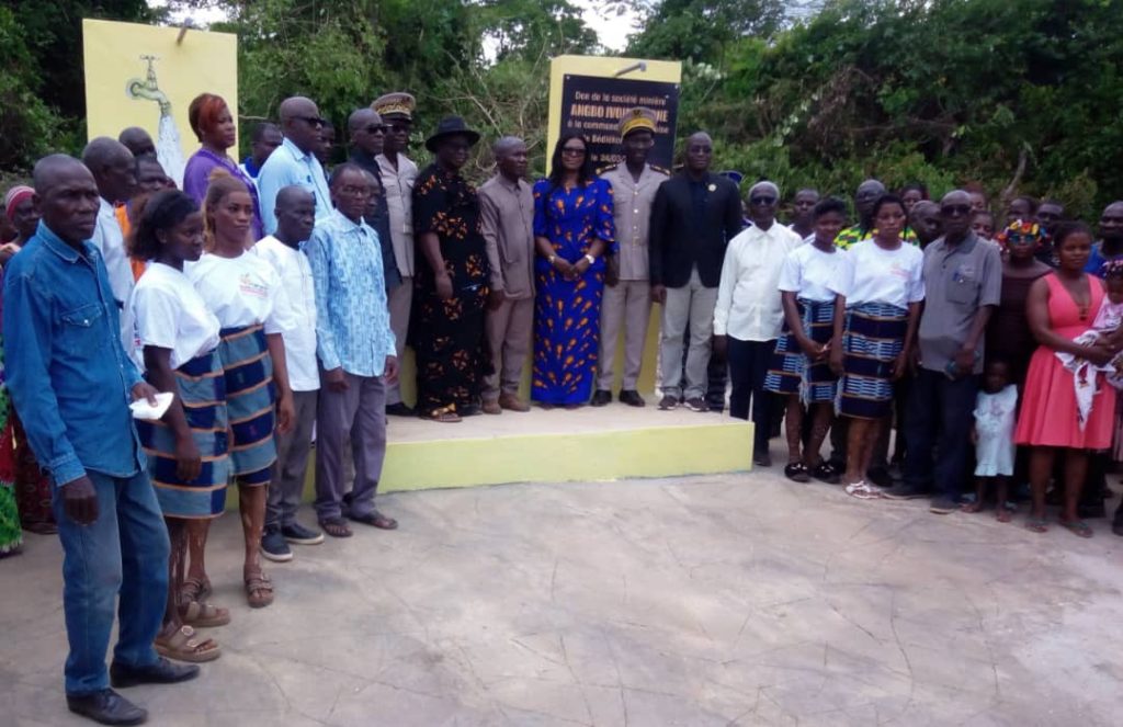 Côte d’Ivoire-AIP/ Angbo Ivoire-Stone remet deux pompes HVA aux villages de Bendié-Komenankro et de Krindjabo