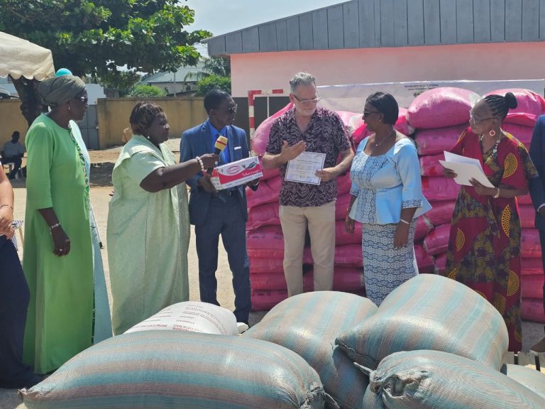 Côte d’Ivoire-AIP/ Cantines scolaires : l’organisation humanitaire IVOIRE DD offre 7,3 tonnes de vivres à plus de 2 600 élèves à Port-Bouët et Vridi