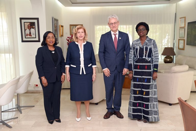 Côte d’Ivoire-AIP/ Le directeur de l’ONUSIDA salue l’engagement déterminant de la Première dame dans la lutte contre le VIH
