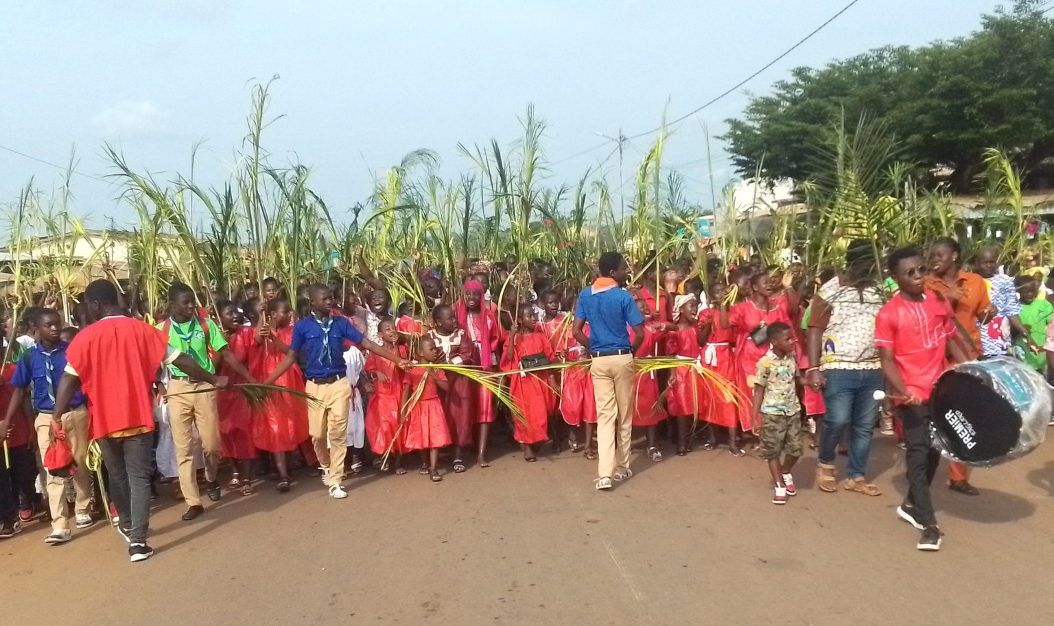 Côte d’Ivoire – AIP / Fête des Rameaux : les chrétiens catholiques de Bocanda invités à accepter la souffrance pour avoir la vie éternelle