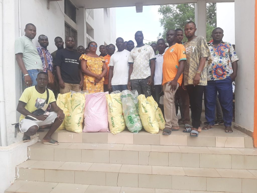 Côte d’Ivoire-AIP/ Des dons remis aux associations de jeunesse de Bondoukou pour renforcer la cohésion sociale et la fraternité