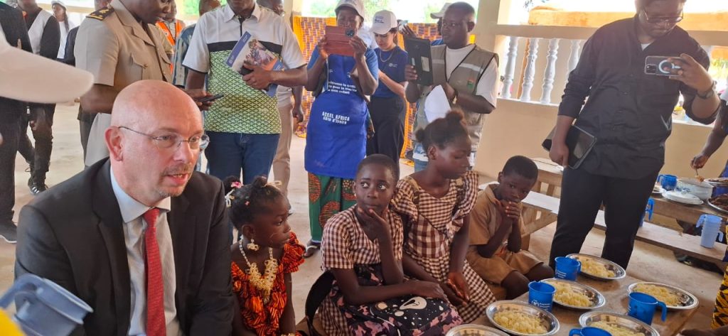 Côte d’Ivoire-AIP / Grand-Zattry : une cantine scolaire communautaire soutient la scolarisation des enfants à Zakouéoua
