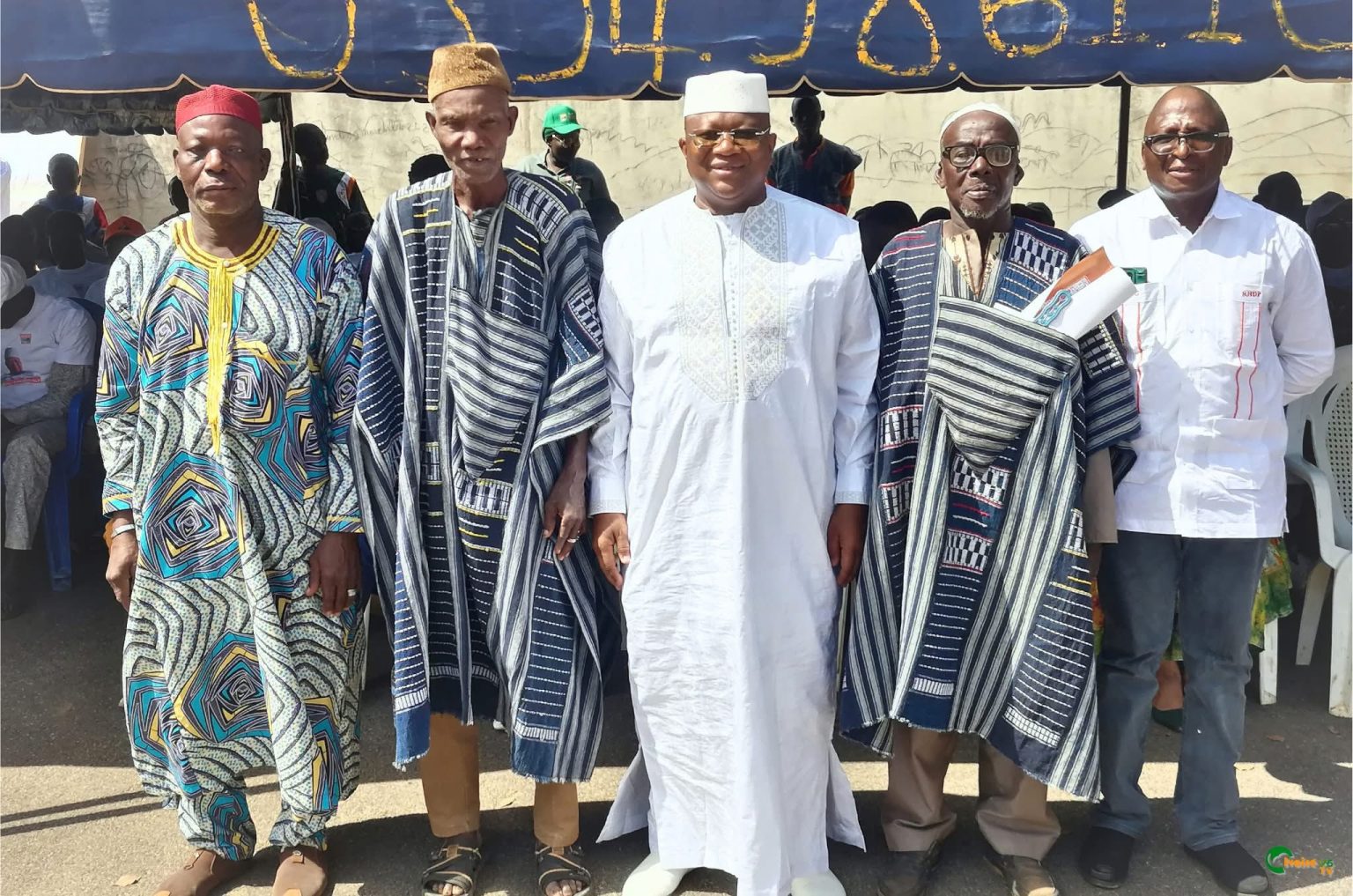 Côte d’Ivoire-AIP/Le ministre de la communication reconnaissant aux chefs des villages de Korhogo pour leur soutien lors des élections de 2025