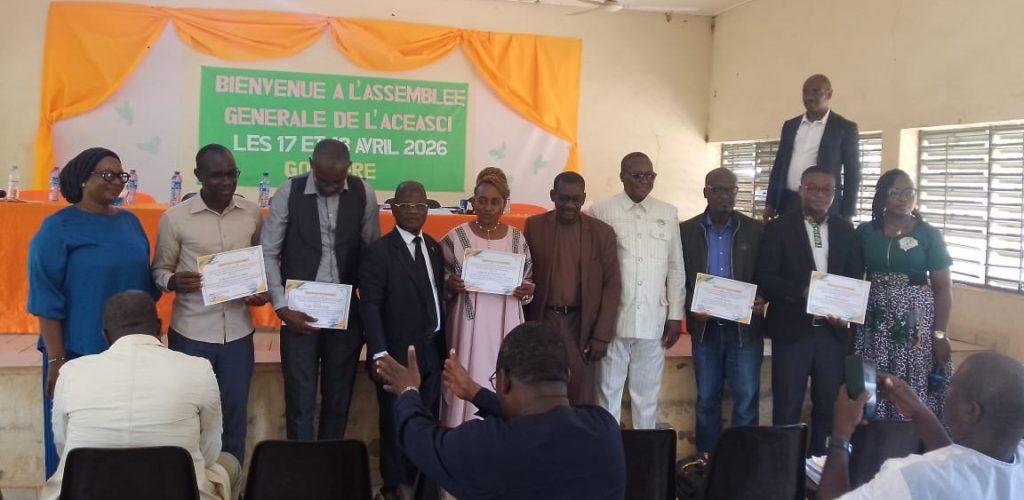 Côte d’Ivoire-AIP / L’Association des chefs d’établissements et adjoints honore ses membres promus et admis à la retraite