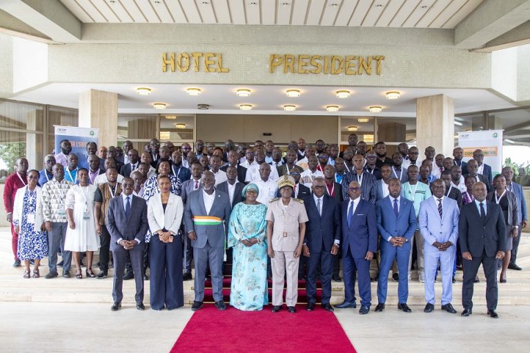 Côte d’Ivoire-AIP/ Marchés publics: l’ARCOP renforce les capacités des collectivités territoriales à Yamoussoukro